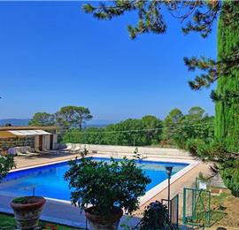 6 bedroom villa with large pool and tennis court near Arezzo, Southern Tuscany, sleeps 12